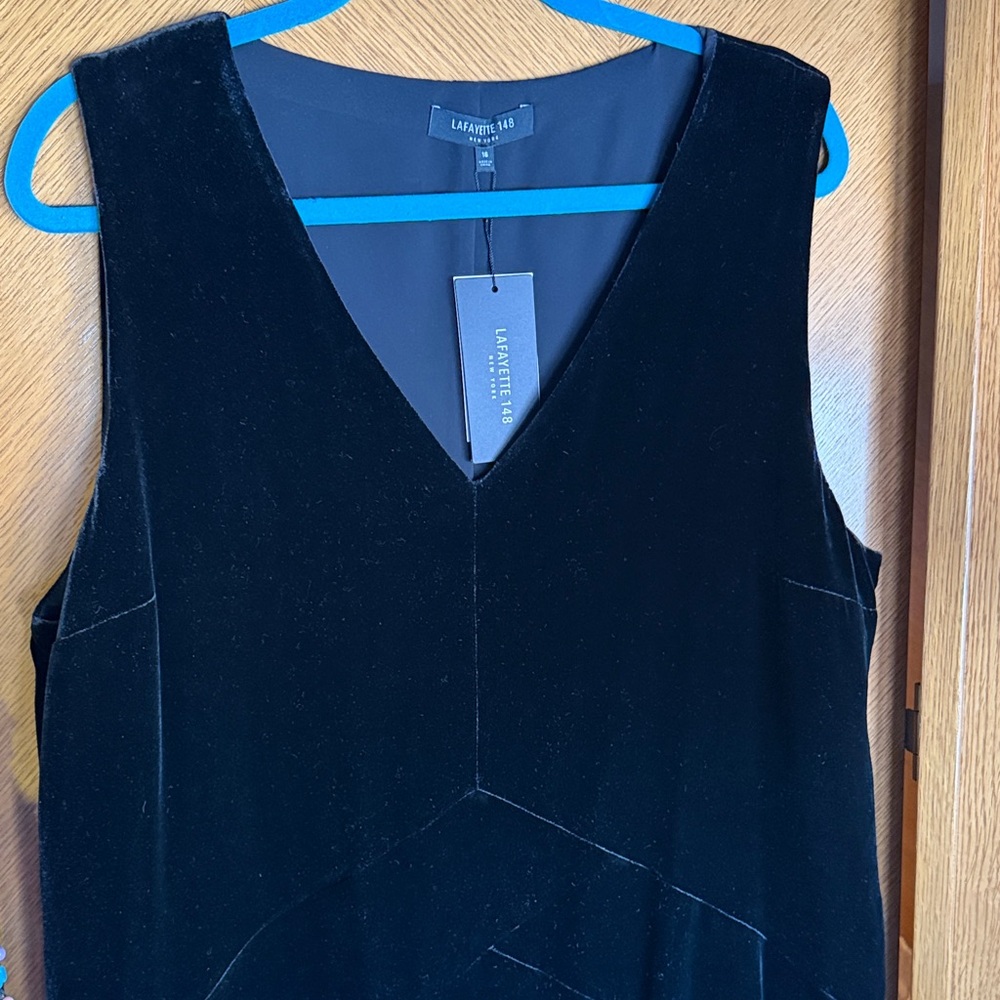 Lafayette 148 New York Elegant Black Dress